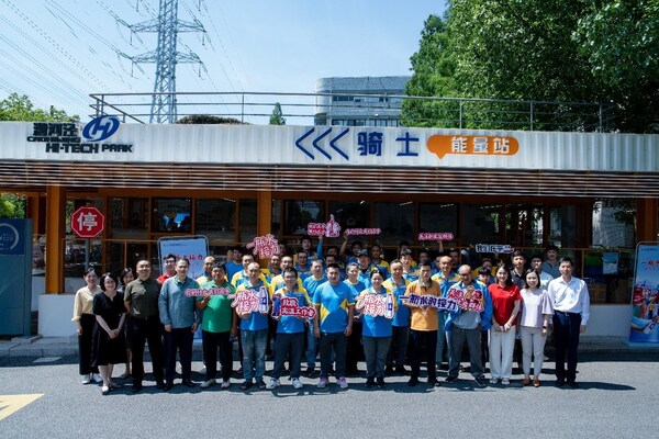 申城高温下， 一瓶水接力 再润城市 毛细血管 