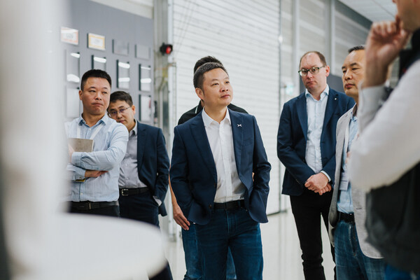 麦格纳斩获中国车企小鹏汽车的整车制造订单