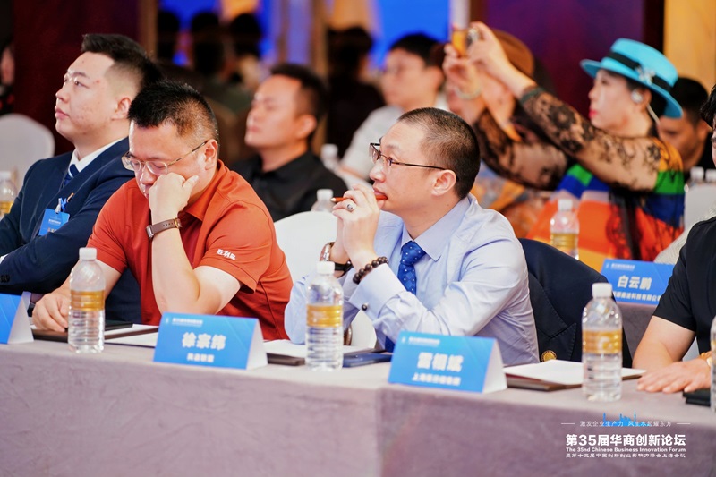 不要在别人的战场上打仗 ——AI 时代，小创业者的机会在哪儿