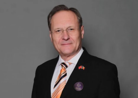 杜米特鲁·贝拉基什（Dumitru Braghis ）_摩尔多瓦前总理、驻华大使